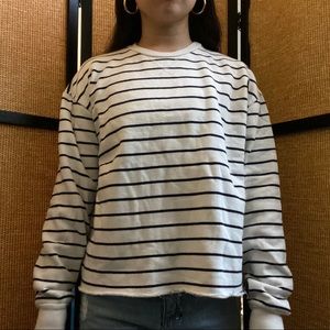 🖤BRANDY MELVILLE SWEATER🖤